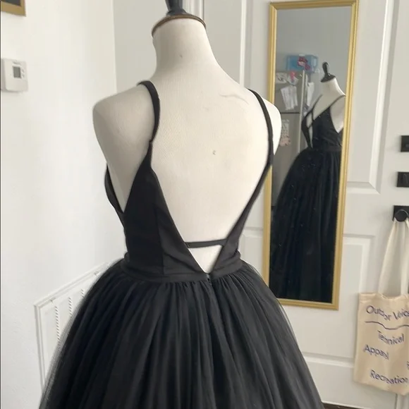 Mac Duggal Plunge Neck, Low Back Full Skirt Black Evening Gown - Picture 3 of 13